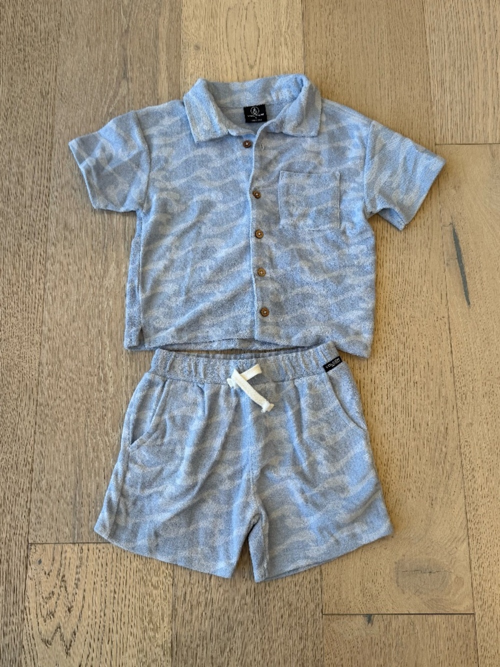 Volcom Terry Cloth Button-Up Shirt & Shorts Set Size 5 EUC